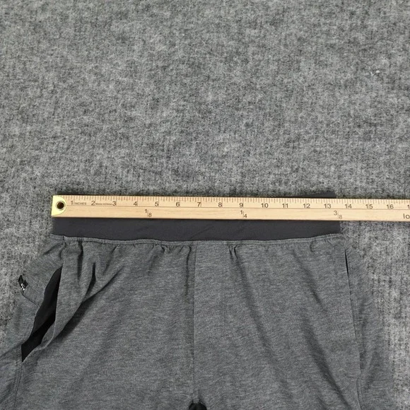 Lululemon T.H.E. Short Linerless Mens Small Gray Heather‎ Athletic Training Gym - Picture 7 of 8